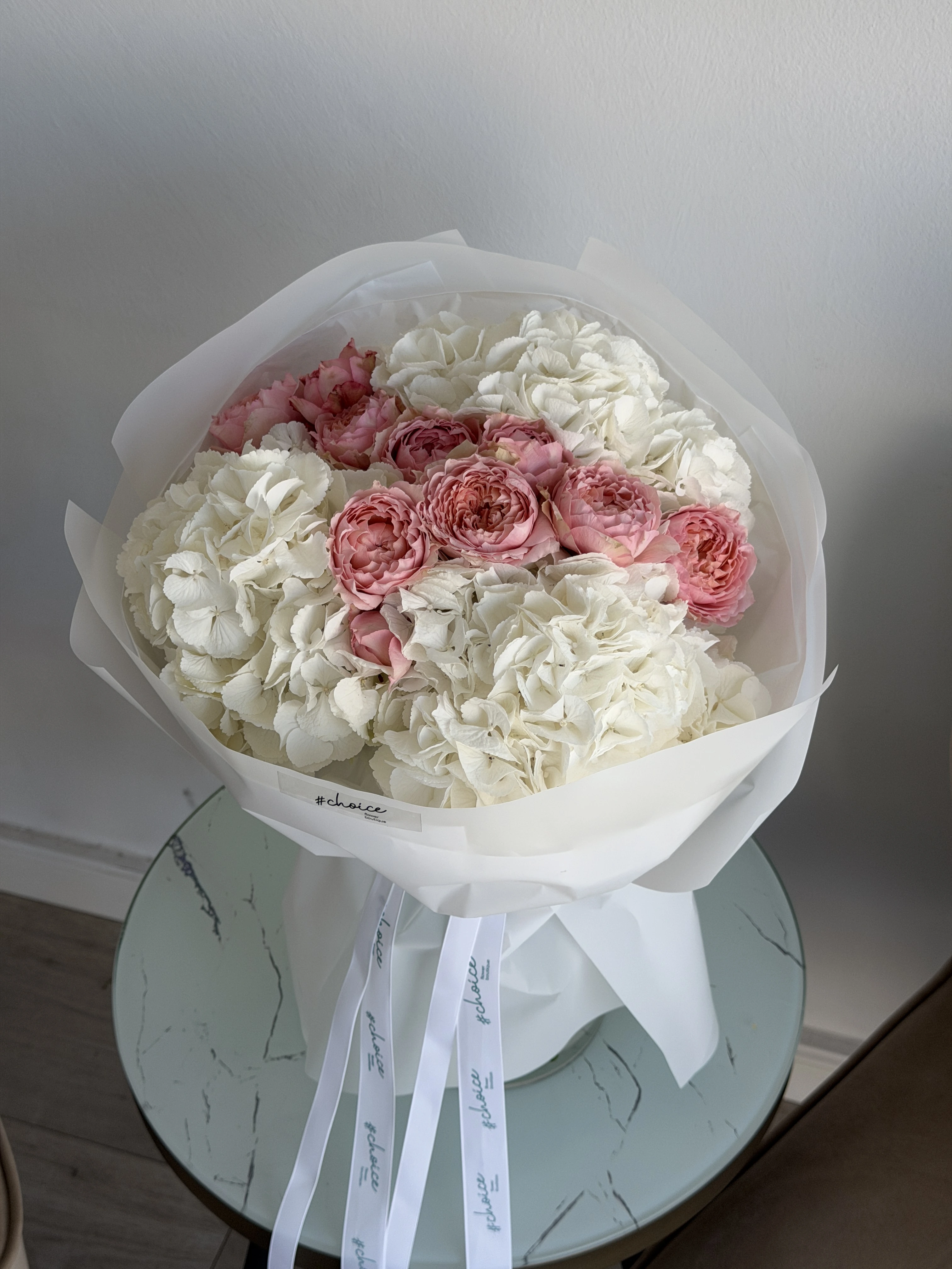 Hydrangeas & Juliet roses mix Hydrangeas & Juliet roses mix