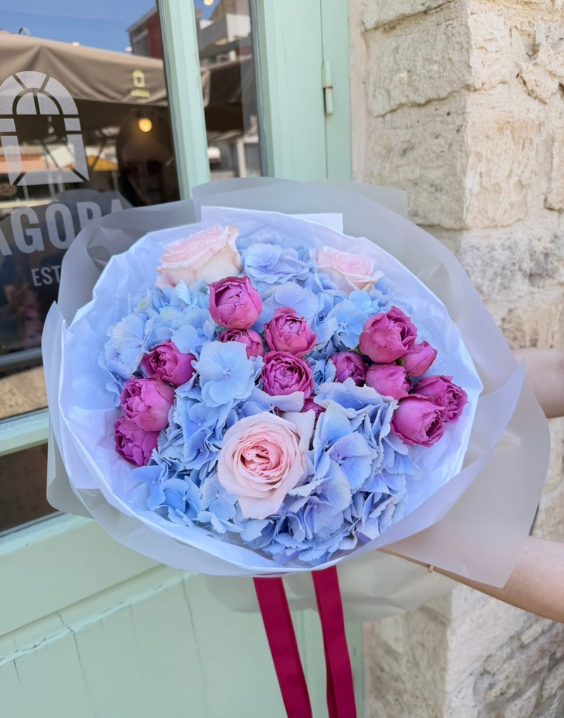 Blue Hydrangea & Peony Roses Mix Size M Blue Hydrangea & Peony Roses Mix Size M