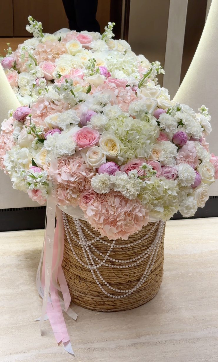 Luxury Hydrangea, Peony & Rose Basket Giant Luxury Hydrangea, Peony & Rose Basket Giant