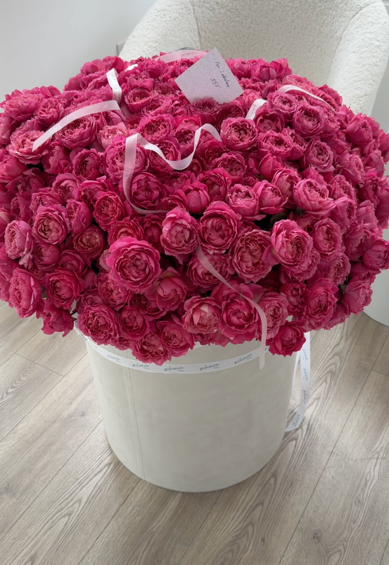 Luxury Raspberry Juliet Roses Box Giant Luxury Raspberry Juliet Roses Box Giant