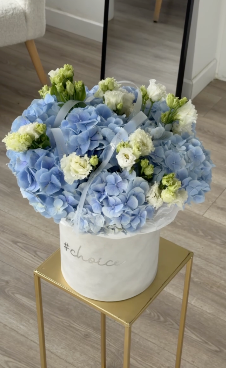 Blue Hydrangea Hat Box L Blue Hydrangea Hat Box L