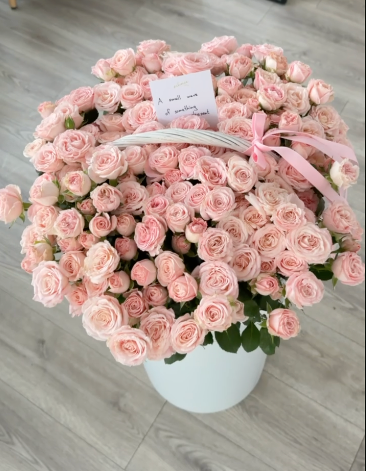 41 Bombastic Roses Bouquet L 41 Bombastic Roses Bouquet L
