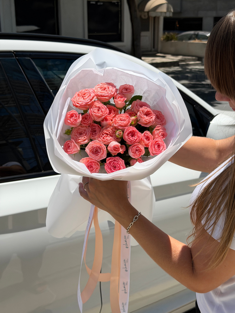 First Date Roses - 9 Stems Size XS First Date Roses - 9 Stems Size XS