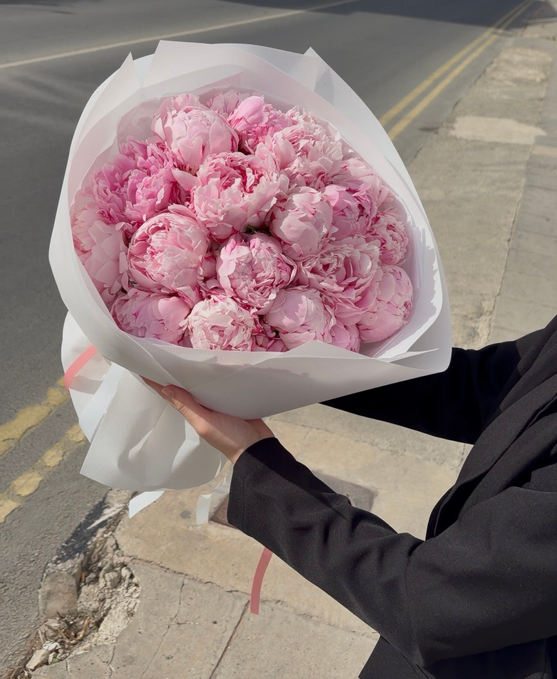Pink Peony Bouquet M Pink Peony Bouquet M