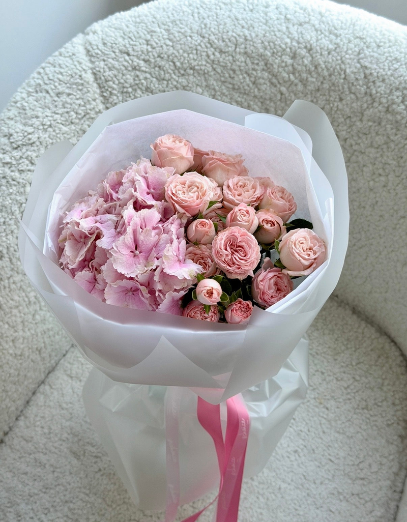 Bombastic Hydrangea Bouquet XS Bombastic Hydrangea Bouquet XS