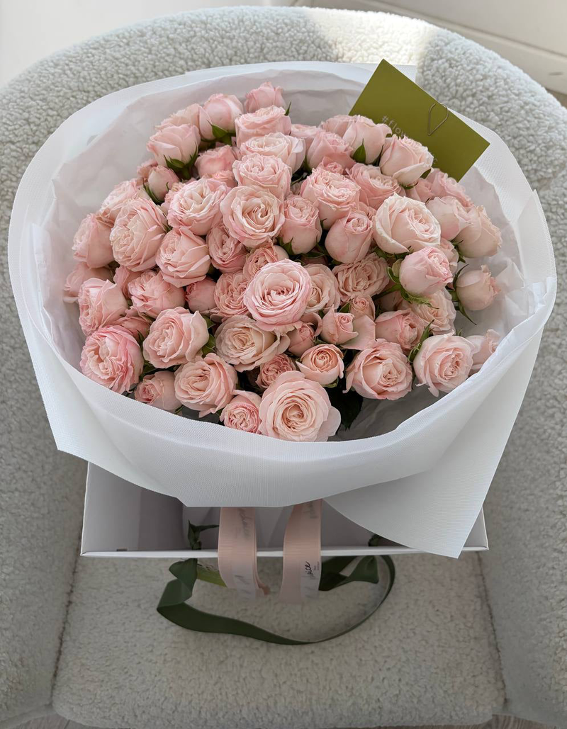 Bombastic Spray Roses Bouquet M Bombastic Spray Roses Bouquet M