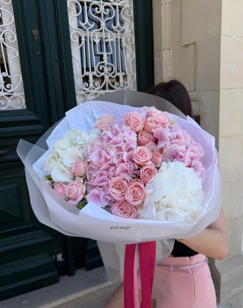 White Hydrangea & Pink Roses Bouquet M White Hydrangea & Pink Roses Bouquet M