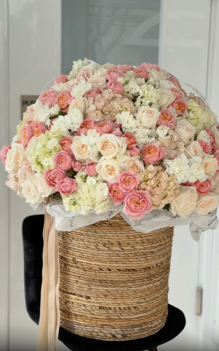 Giant Luxury Flower Basket Giant Luxury Flower Basket