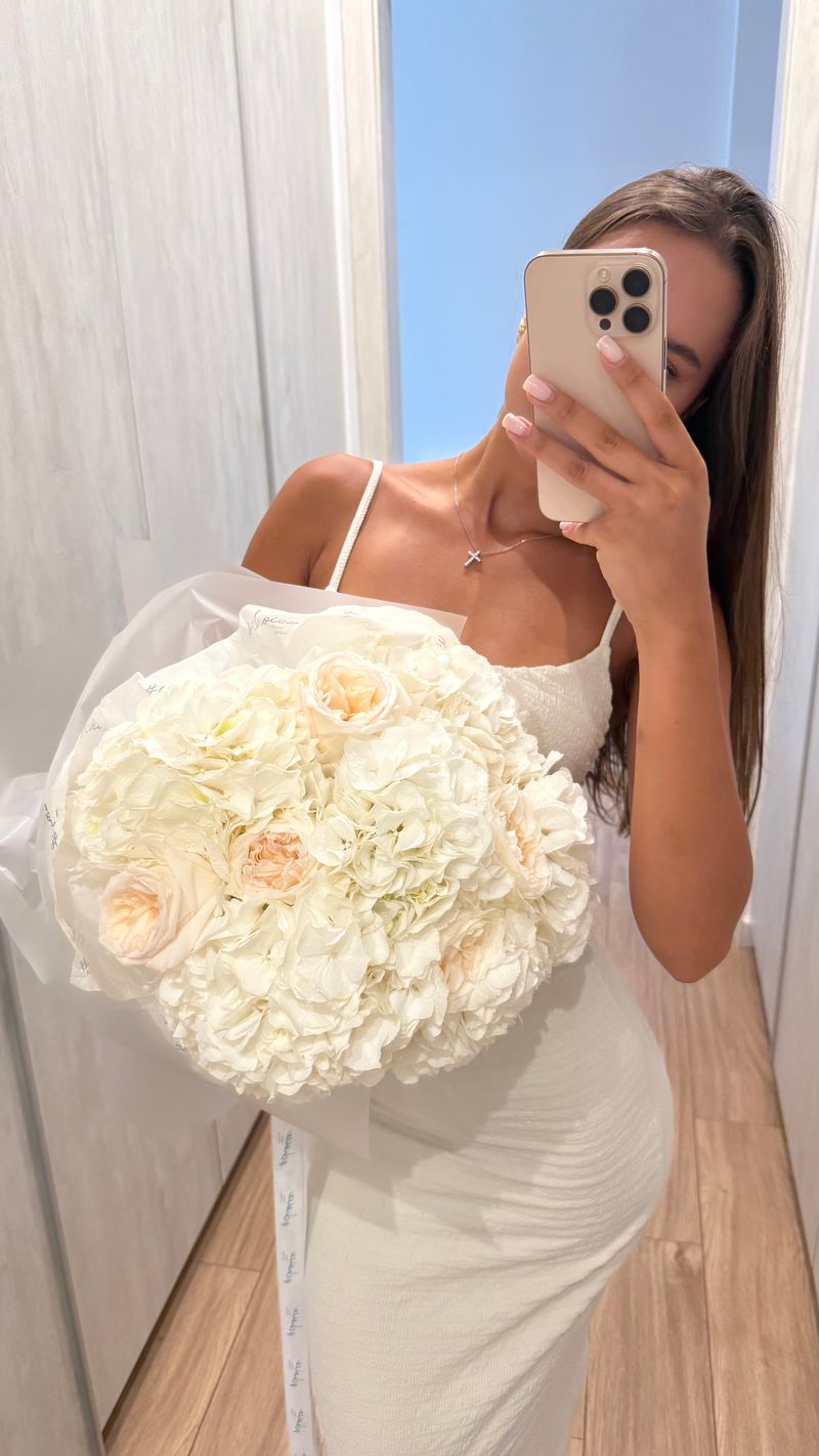 White Bouquet Size M White Bouquet Size M